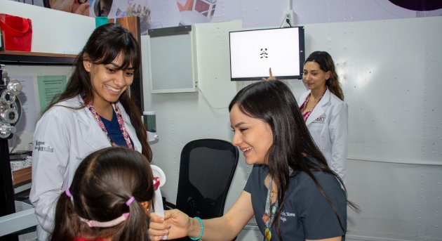 Consulta oftalmológica pediátrica y estrabismo